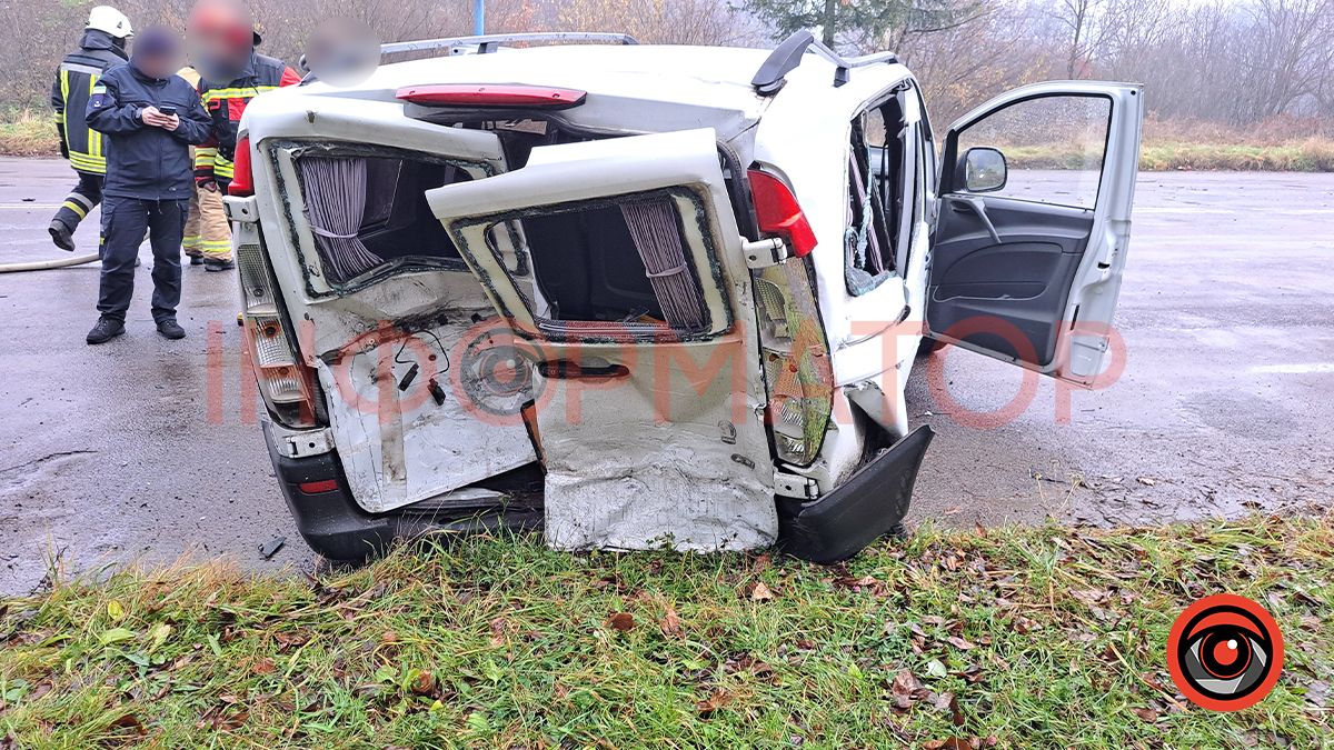 Під Коломиєю трапилась масштабна ДТП з потерпілими 12