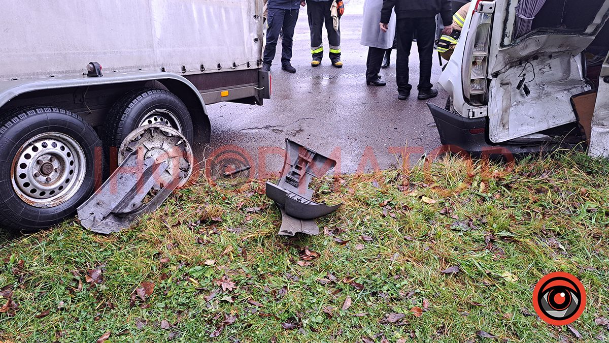 Під Коломиєю трапилась масштабна ДТП з потерпілими 2