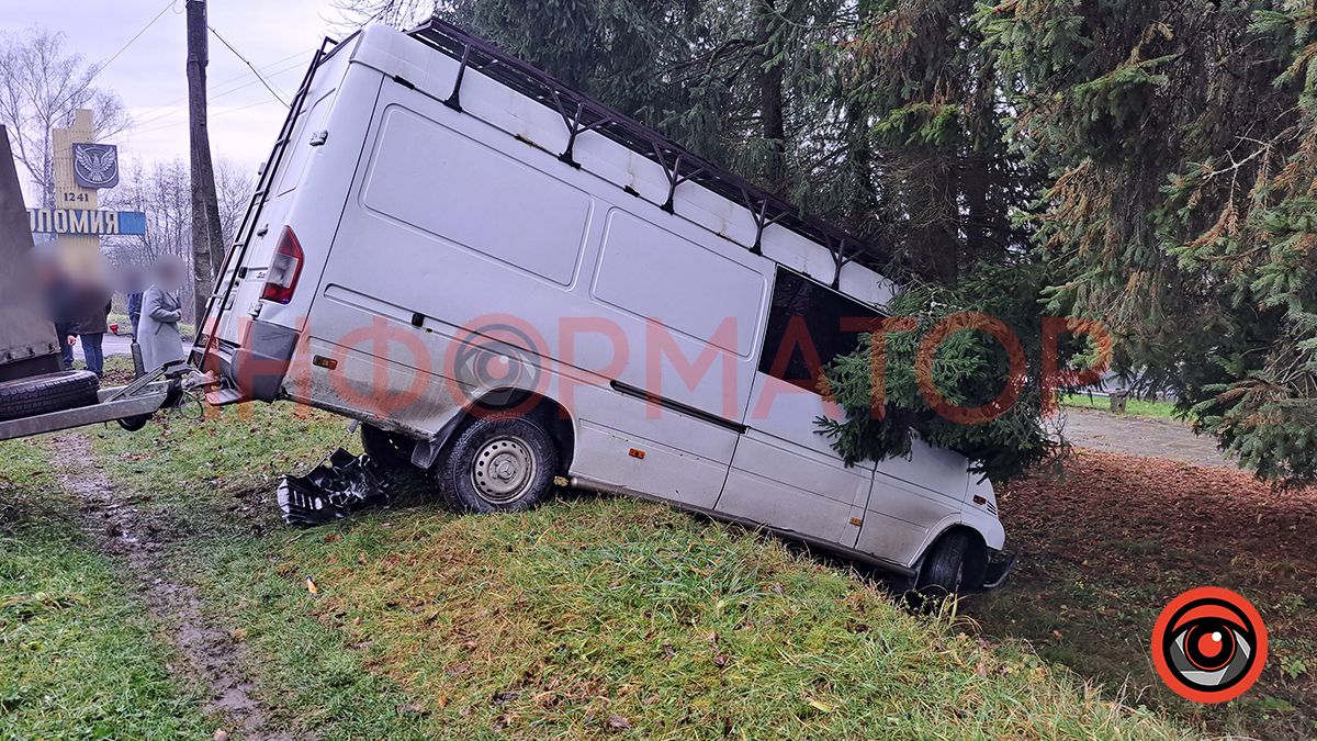 Під Коломиєю трапилась масштабна ДТП з потерпілими 10