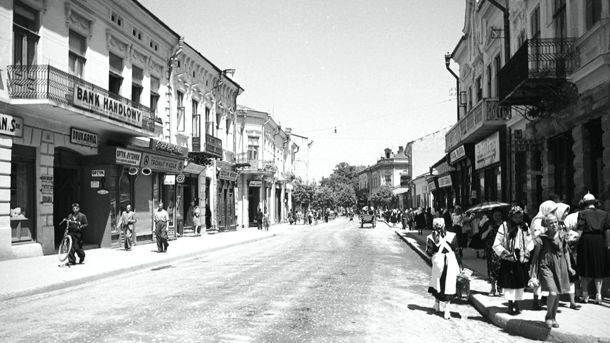 Розфарбовуємо минуле: давні фото Коломиї в кольорі 5