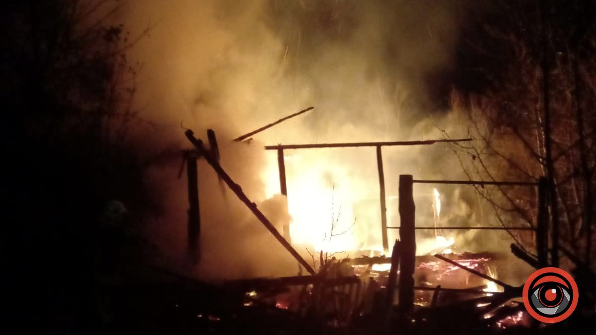 Перед світанком на Коломийщині гасили пожежу