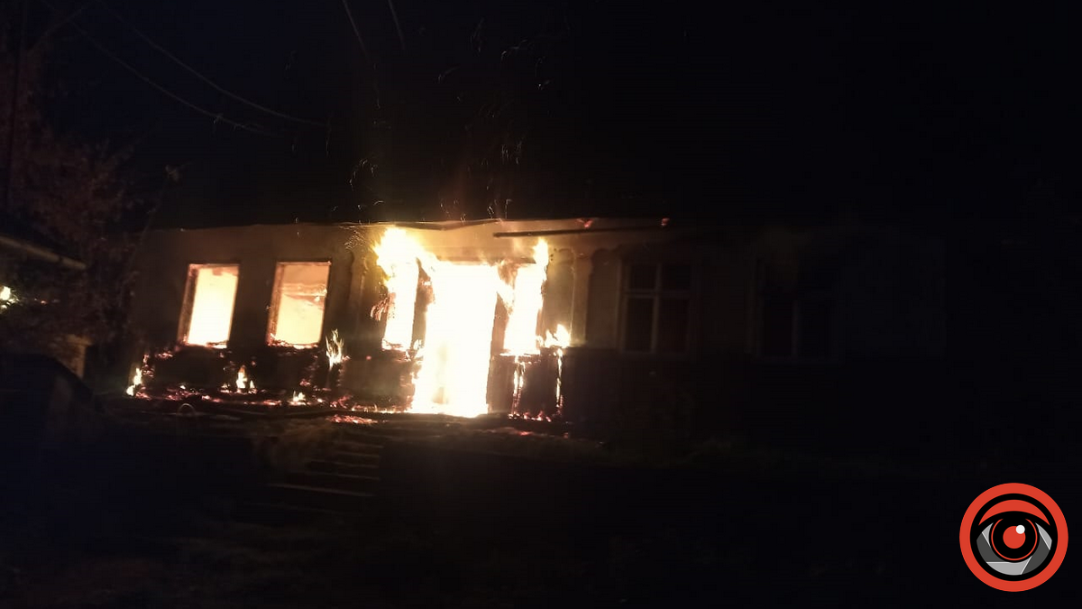В ніч на 13 листопада на Коломийщині вогонь знищив житловий будинок 1