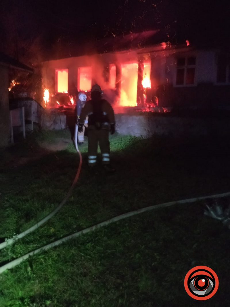 В ніч на 13 листопада на Коломийщині вогонь знищив житловий будинок 2