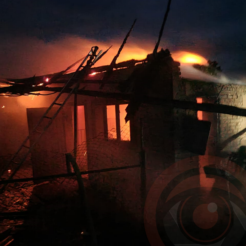 На Коломийщині вогонь ледь не знищив будинок 2