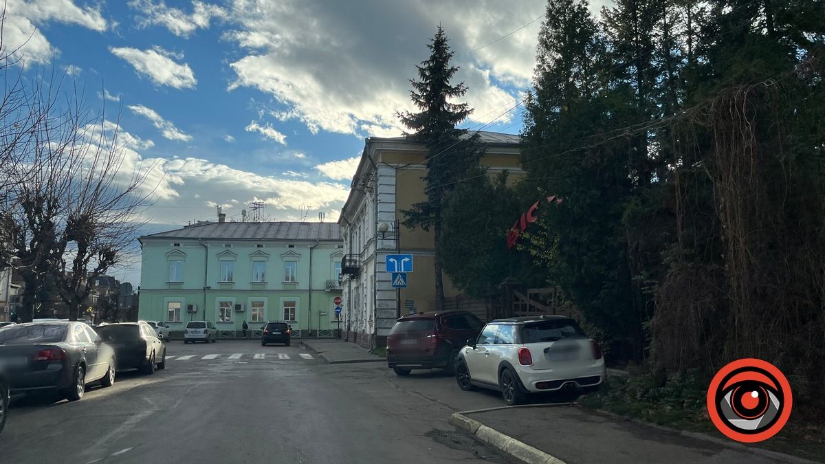 Перед перехрестям Петлюри-Франка встановили новий знак 2