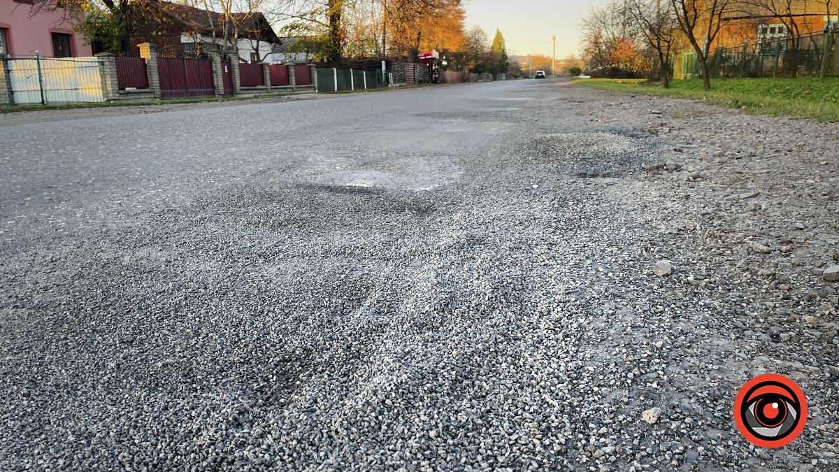 дорога в селі П'ядики