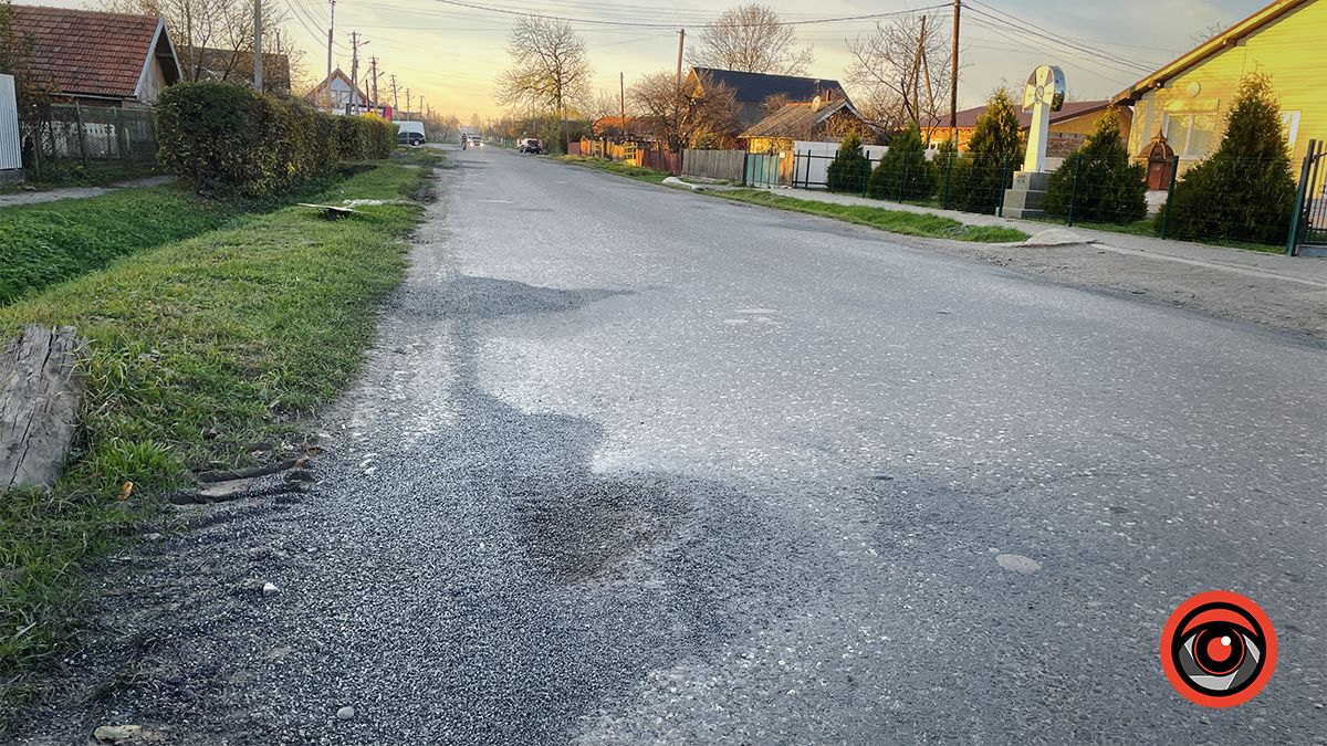 дорога в селі П'ядики