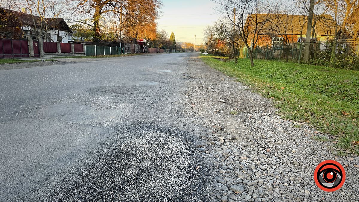 дорога в селі П'ядики