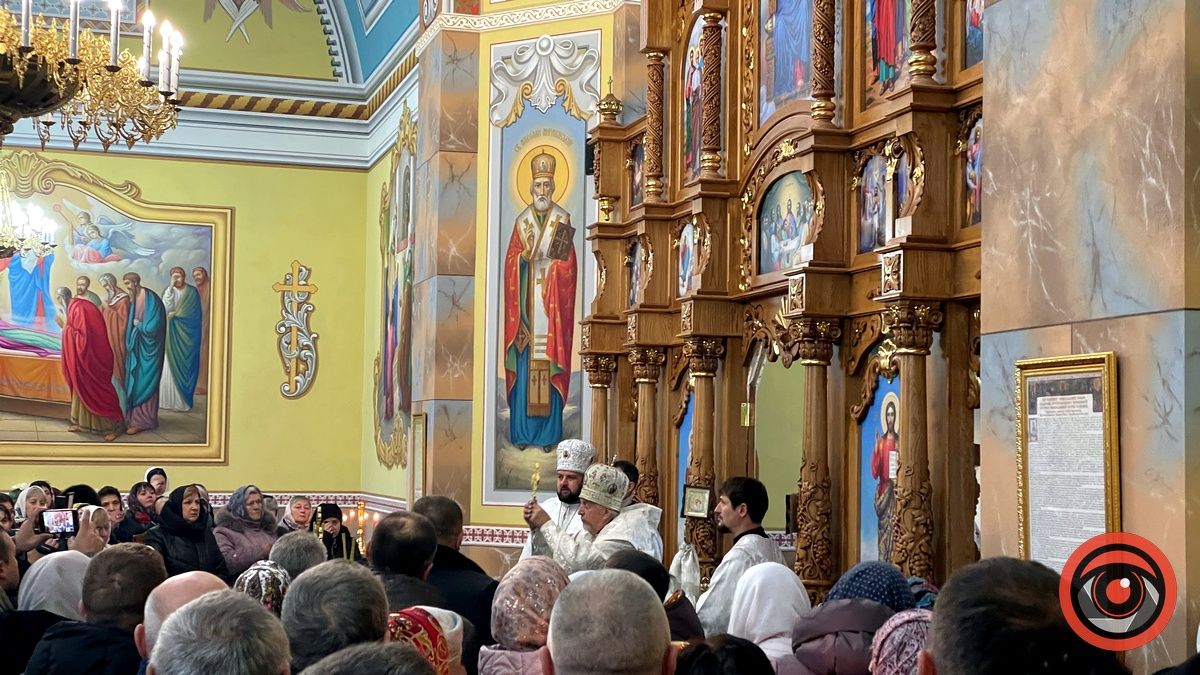 У селі Велика Кам'янка на Коломийщині освятили новий храм 3