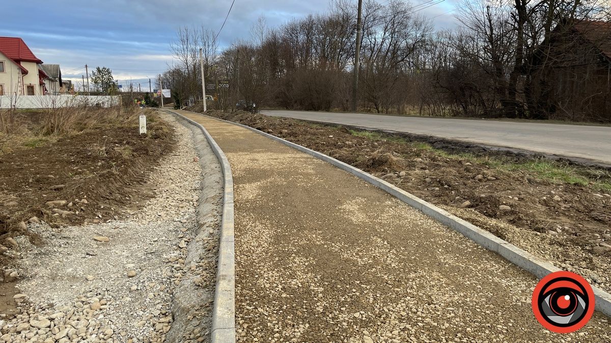 Наприкінці вулиці Петлюри дооблаштовують тротуар за майже 3 млн грн 1