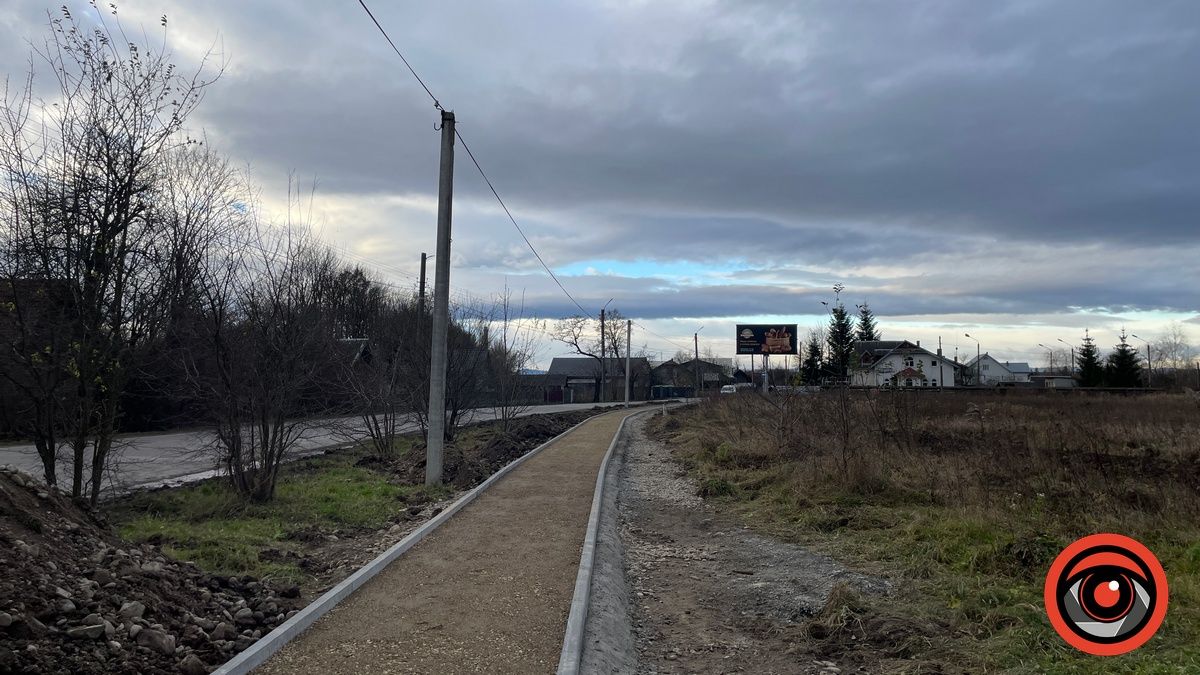 Наприкінці вулиці Петлюри дооблаштовують тротуар за майже 3 млн грн 3