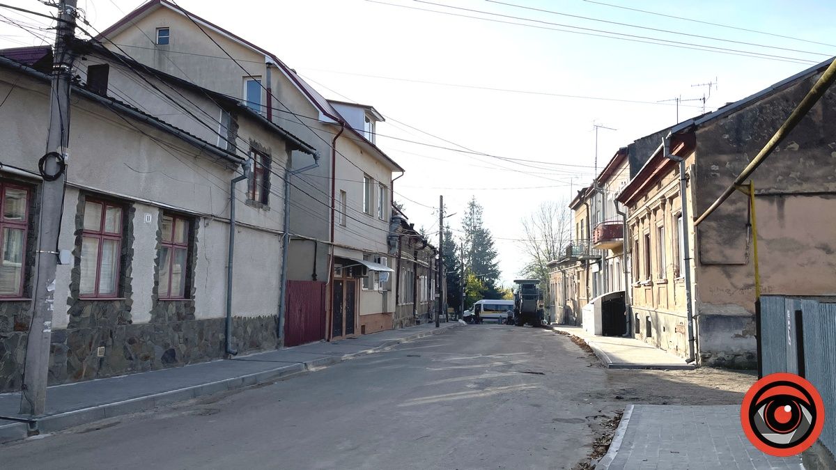 Не чекаючи перемоги: на вул. Оренштайна таки взялися за капремонт 2