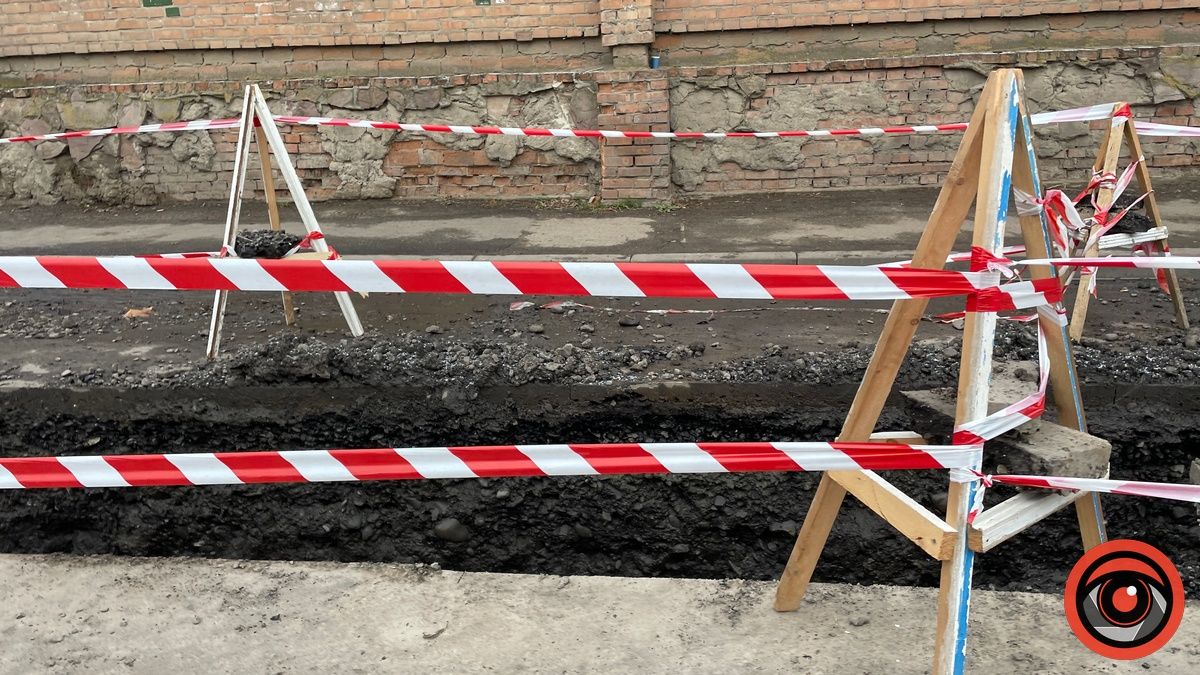 На вул. Хмельницького в Коломиї здерли частину асфальту 3