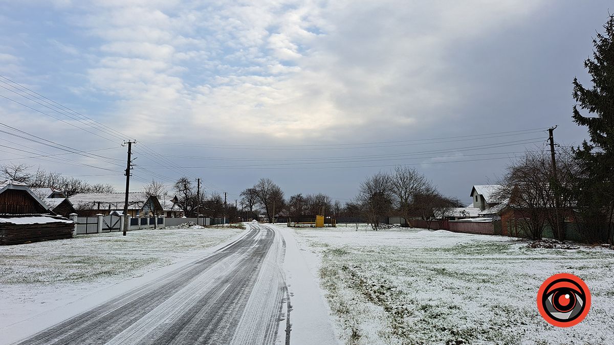 Чи встигли комунальники впоратися із обледенінням у Королівці та Воскресінцях Коломийської громади 5