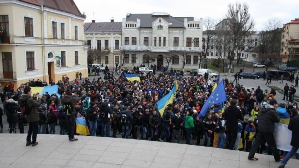 Перші дні Революції Гідності у Коломиї і на Майдані 9