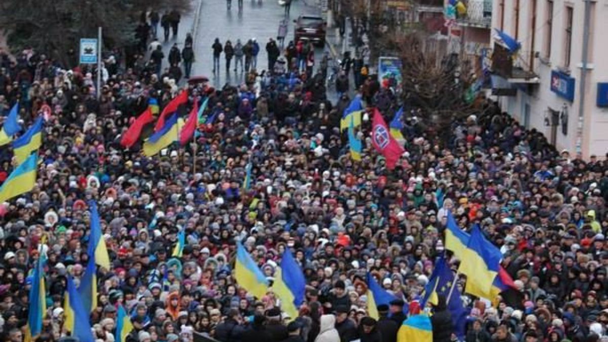 Перші дні Революції Гідності у Коломиї і на Майдані 10