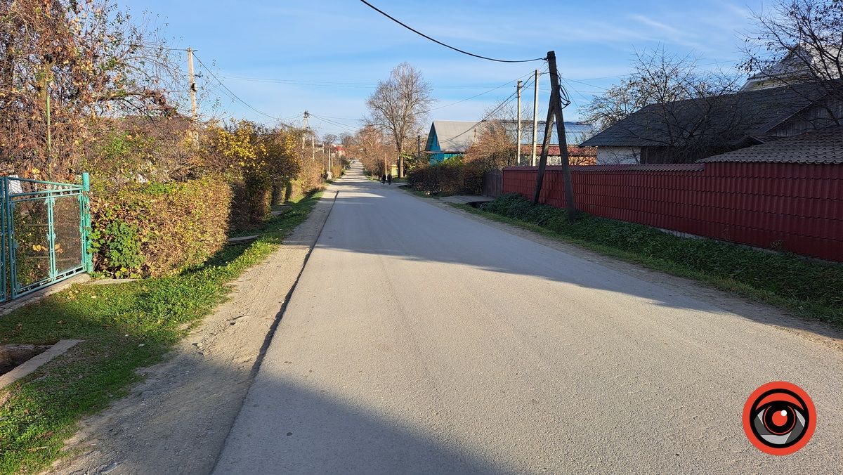 Як виглядає дорога у селі Молодятин 6