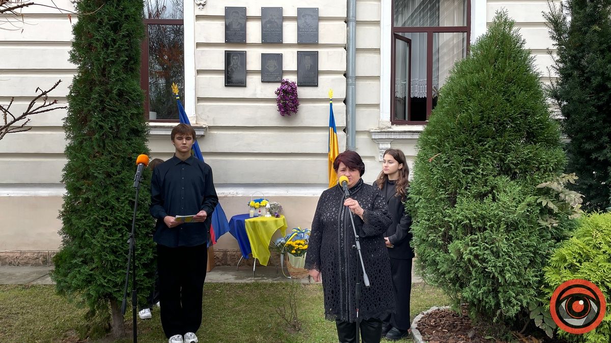 На рідній школі загиблого Героя відкрили меморіальну дошку Миколі Бондаренко 5