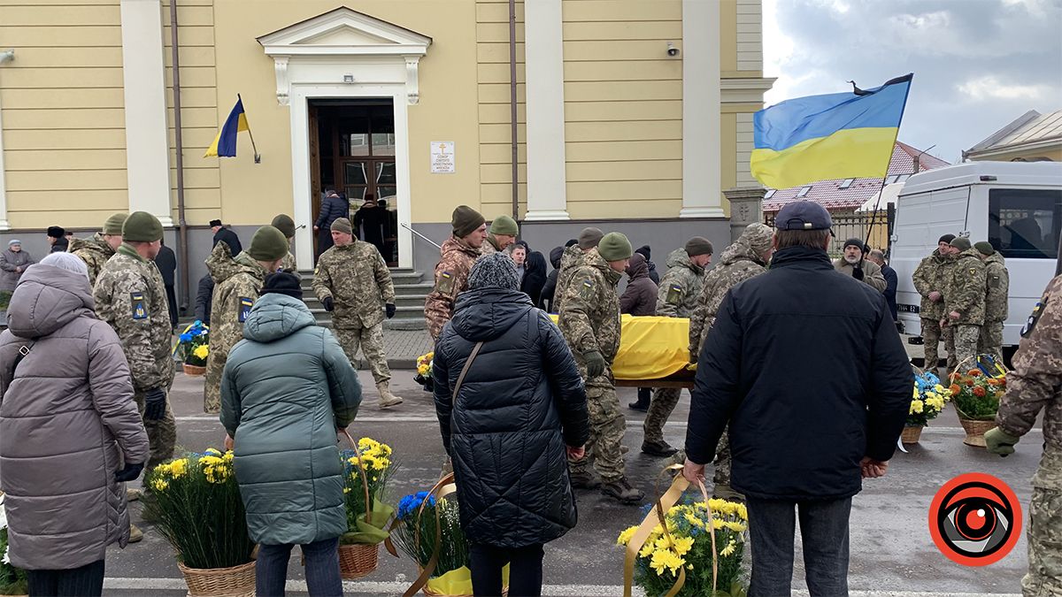 Коломия прощалася із загиблим Героєм Романом Самуляком 11