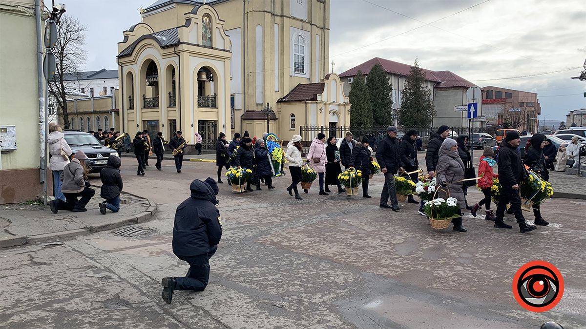 Коломия прощалася із загиблим Героєм Романом Самуляком 9