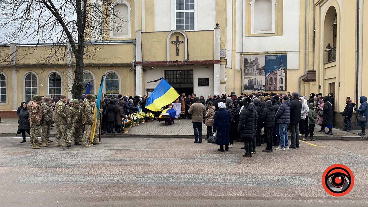Коломия прощалася із загиблим Героєм Романом Самуляком 21