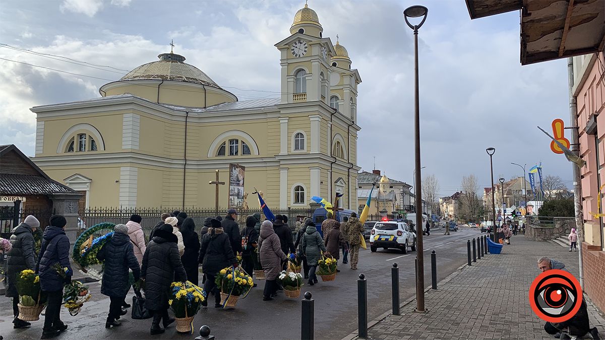Коломия прощалася із загиблим Героєм Романом Самуляком 15