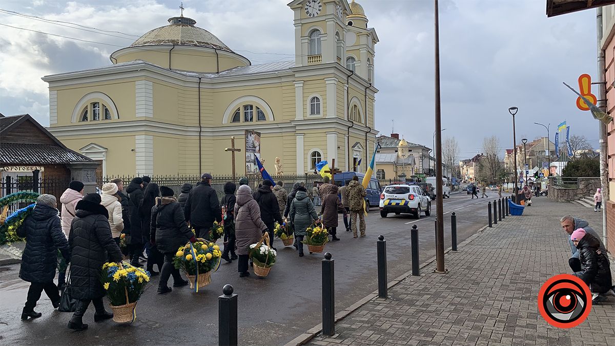 Коломия прощалася із загиблим Героєм Романом Самуляком 16