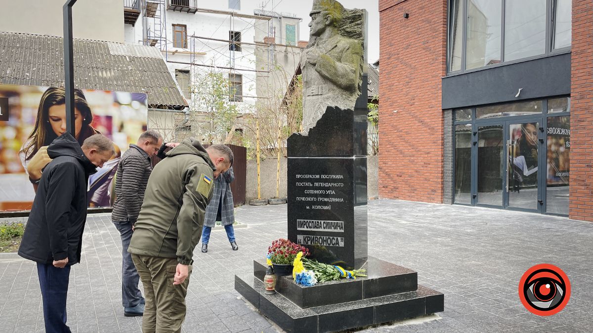 Праобразом створенням пам'ятника ще за життя став Мирослав Симчич