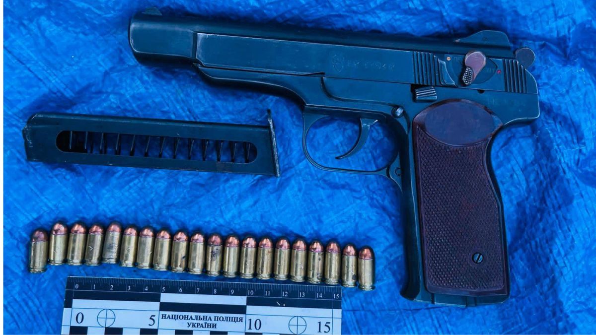 Цілий арсенал боєприпасів та зброї виявили правоохоронці на Коломийщині 2