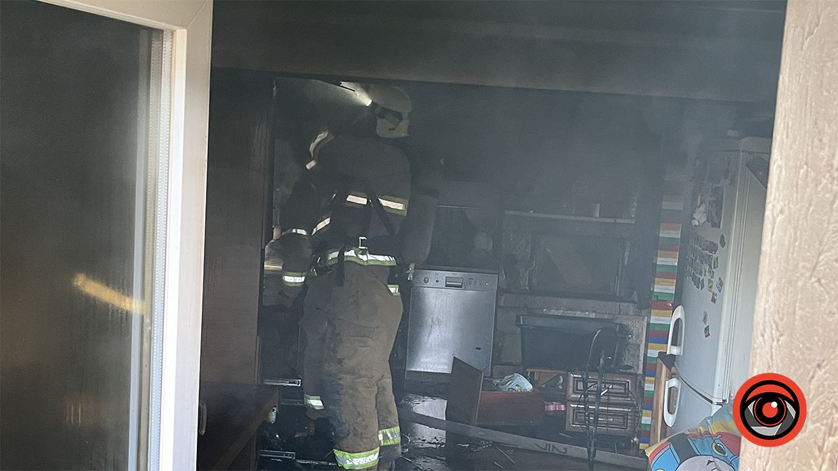 У Коломиї вранці 13 листопада горів двоповерховий будинок 1