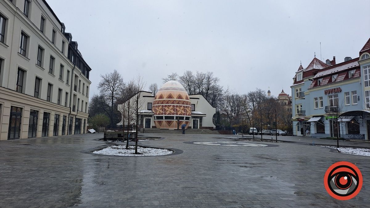 У Коломиї нарешті відкрили площу перед Писанкою 7