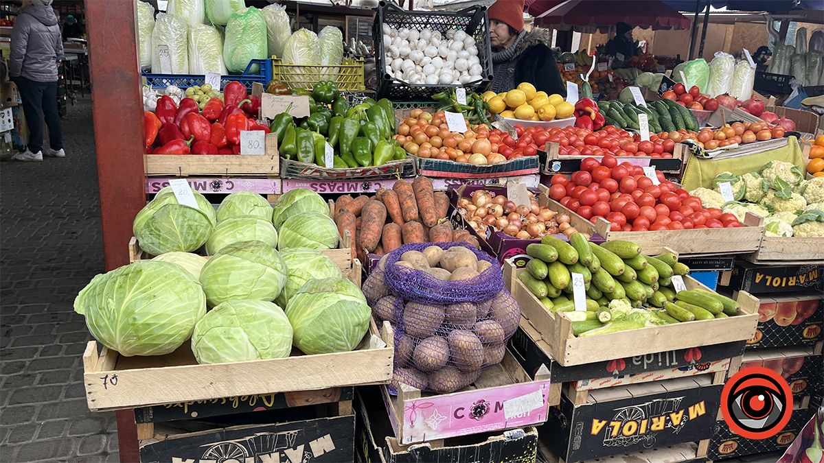 Скільки коштують сезонні овочі та фрукти в Коломиї наприкінці листопада 3