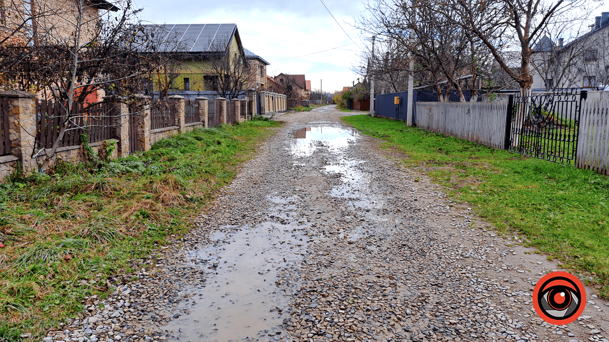 Вулиці Героїв УПА та Веделя потопають у багнюці 5