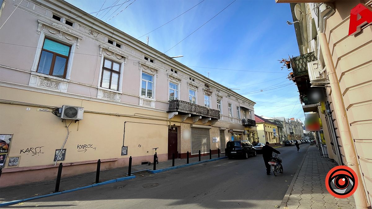 Краса, до якої треба здійняти голову: 180 метрів вулицею Пекарською в Коломиї 2