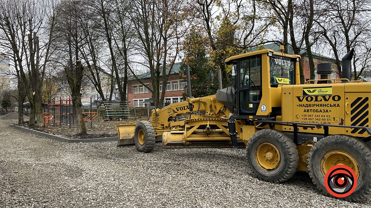 На вулиці Січових Стрільців у Коломиї розпочали ремонт дороги біля багатоповерхівки 6