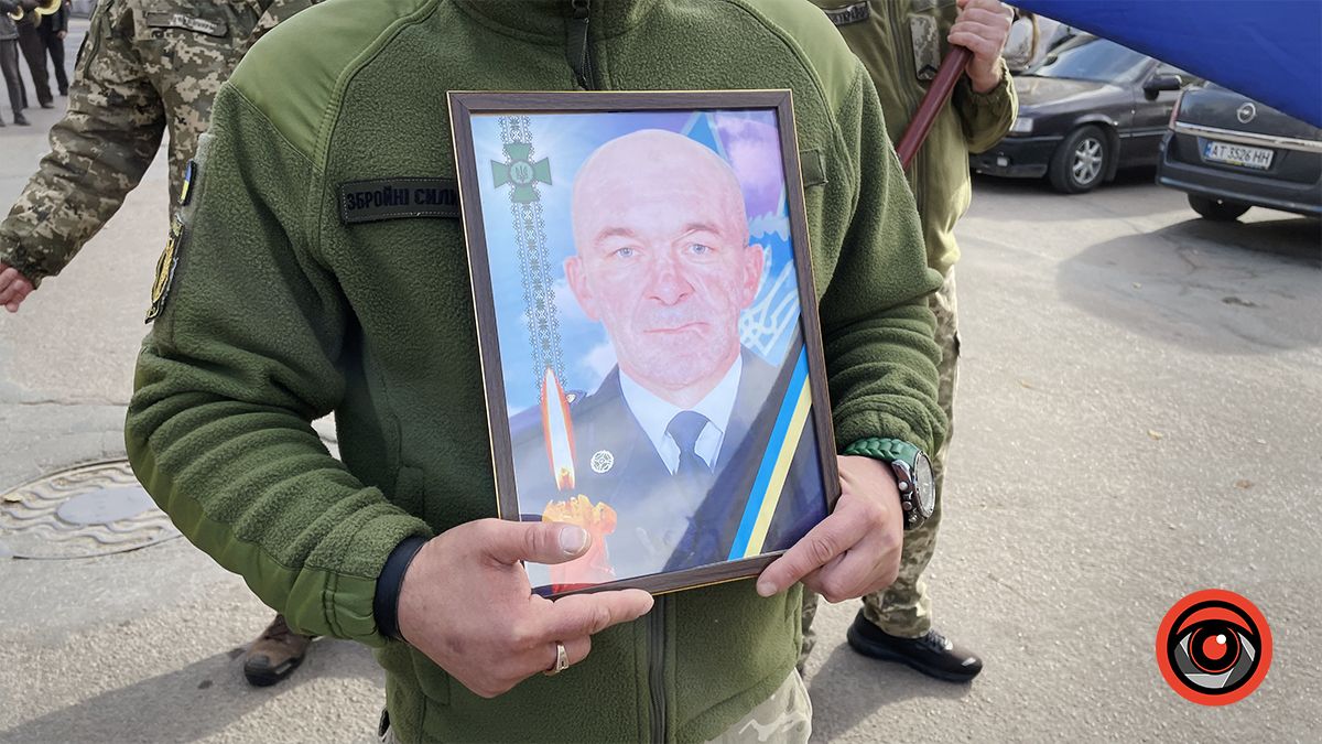 У Коломиї в останню путь провели військового Ігоря Романчука 2