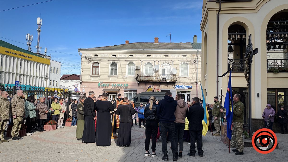 У Коломиї в останню путь провели військового Ігоря Романчука 12