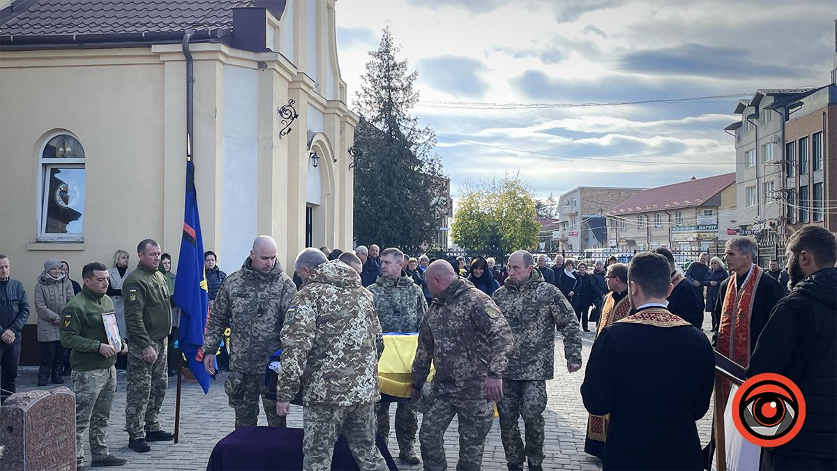 У Коломиї в останню путь провели військового Ігоря Романчука 3