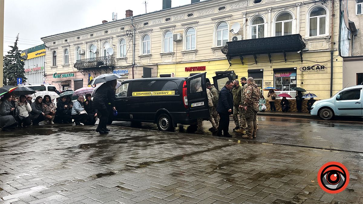 Коломия зустріла загиблого Героя Любомира Савчука 2