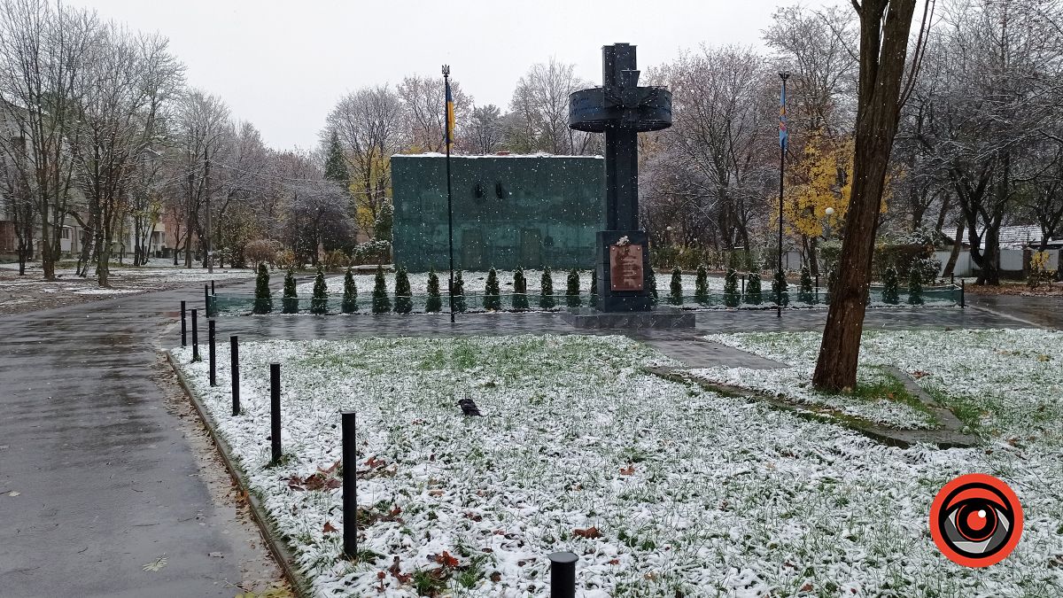 Міський парк Коломиї під першим снігом | Фоторепортаж 5