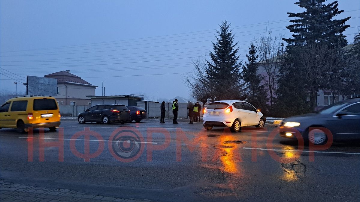 Майже одночасно на одній вулиці у Коломиї трапилось три ДТП