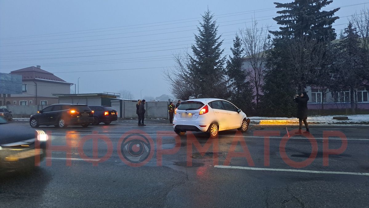 Майже одночасно на одній вулиці у Коломиї трапилось три ДТП 1