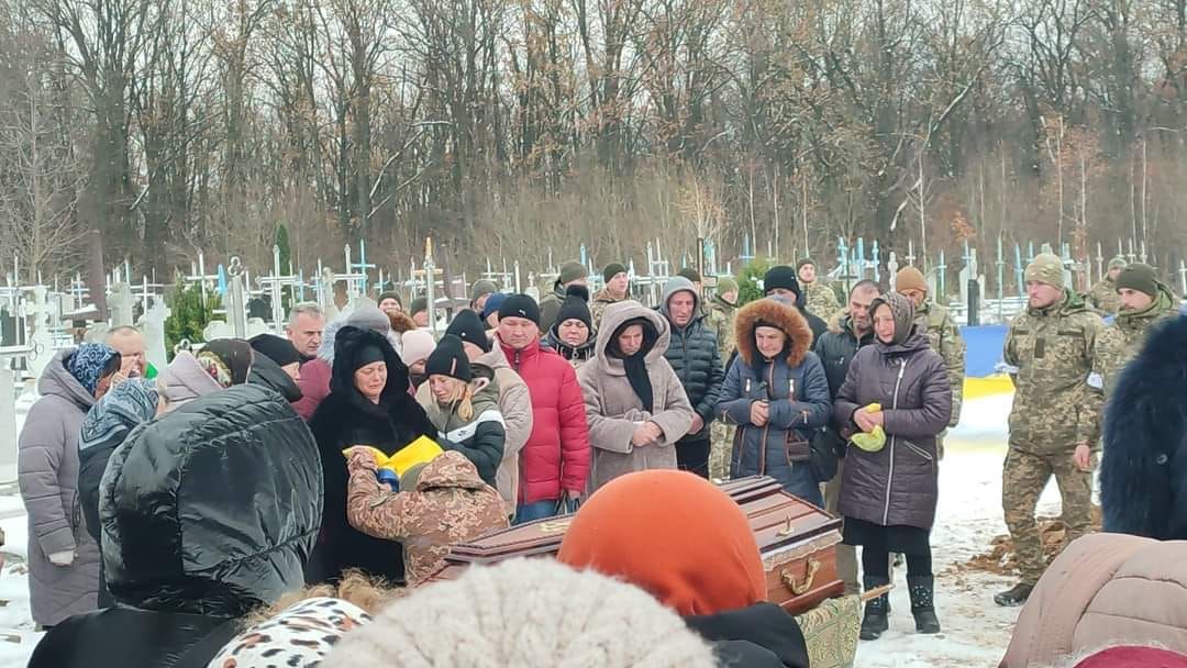 В останню путь провели воїна Ярослава Гаврилюка, який був родом з Коломийщини 4