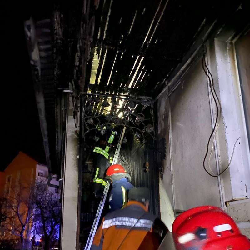 У Надвірній сталася пожежа в житловому будинку 1