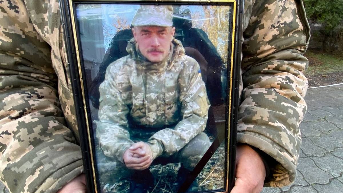 У Городенці в останню дорогу провели загиблого захисника Віталія Сімка