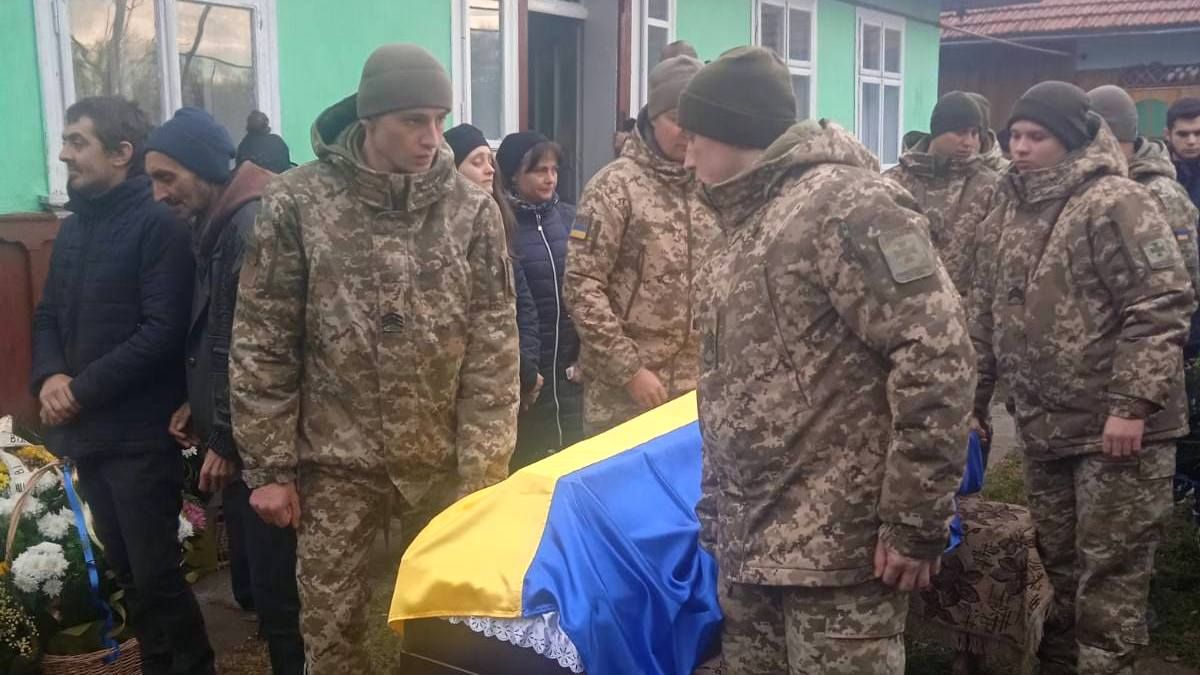 На Коломийщині провели в останню путь 23-річного Миколу Мочернюка 1
