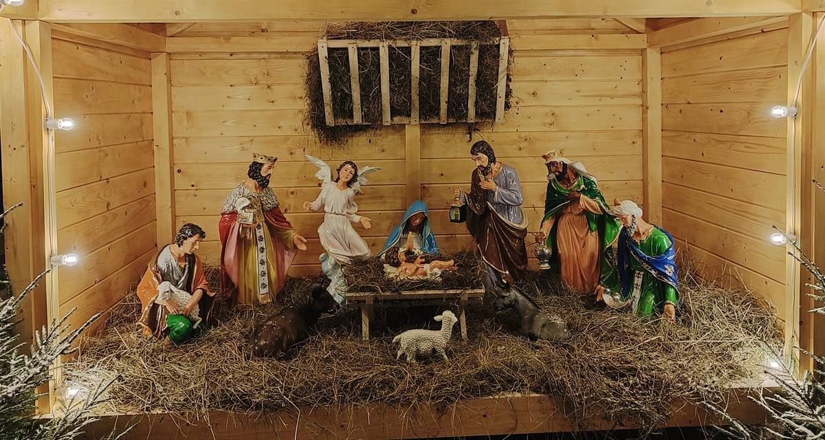 У Ворохті й Татарові замість ялинки встановили вертепні шопки 2
