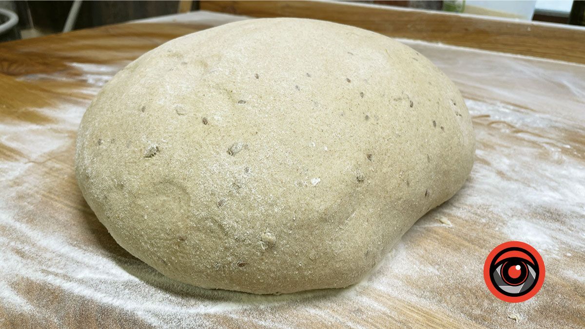 Корисний крафтовий хліб з сімейної пекарні "Під липами" тепер можна купити в Коломиї на вул. Січових Стрільців 2