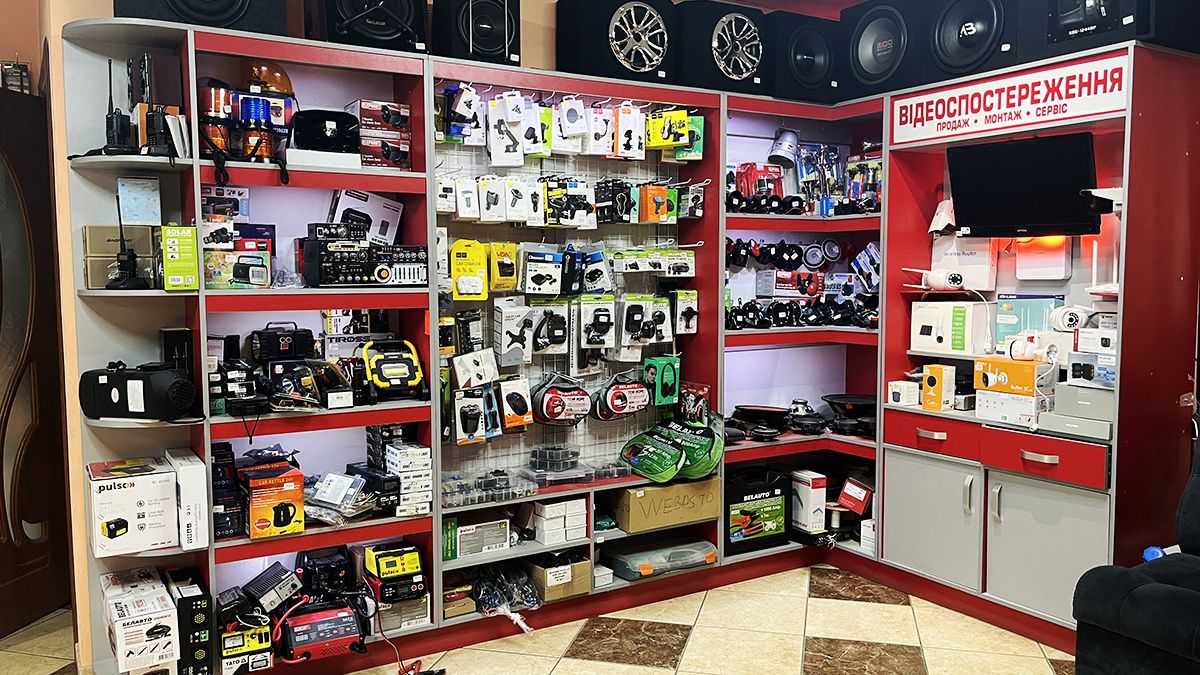 Яскраве світло, крута музика та сучасна мультимедіа - все це можна знайти в автомагазині та сервісі "Автозвук" у Коломиї 7