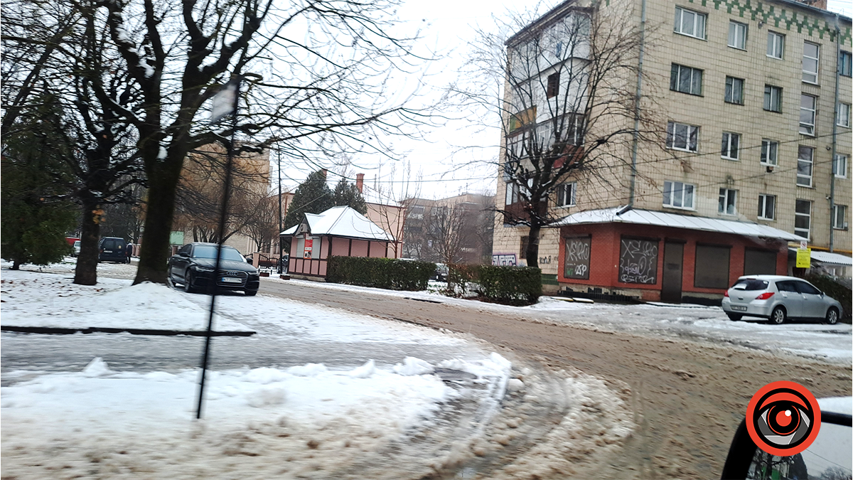 Чи забезпечений проїзд на дорогах у Коломиї після негоди 3